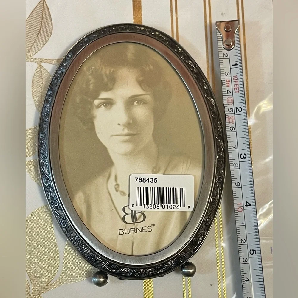 VTG BURNES OVAL METAL PHOTO PICTURE Frame-ornate Tin Finish VICTORIAN STYLE